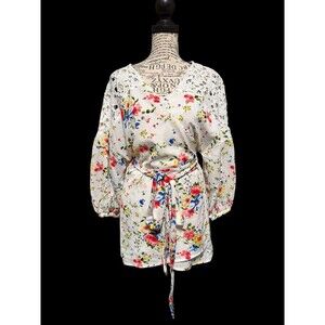 Suzanne Betro Floral and Lace trim Blouse with Back Tie Size Large Cottagecore